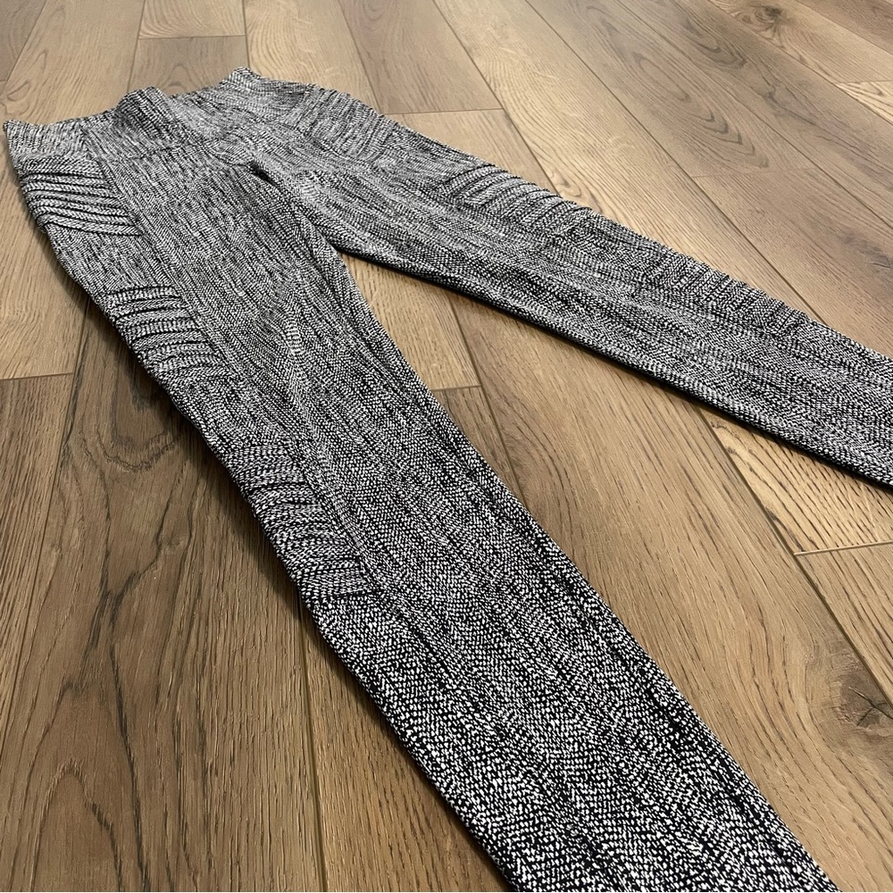 Athleta Delancy Textured Moto Tight Sculptek Gray